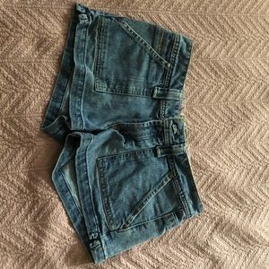 American eagle size 2 light was shorts